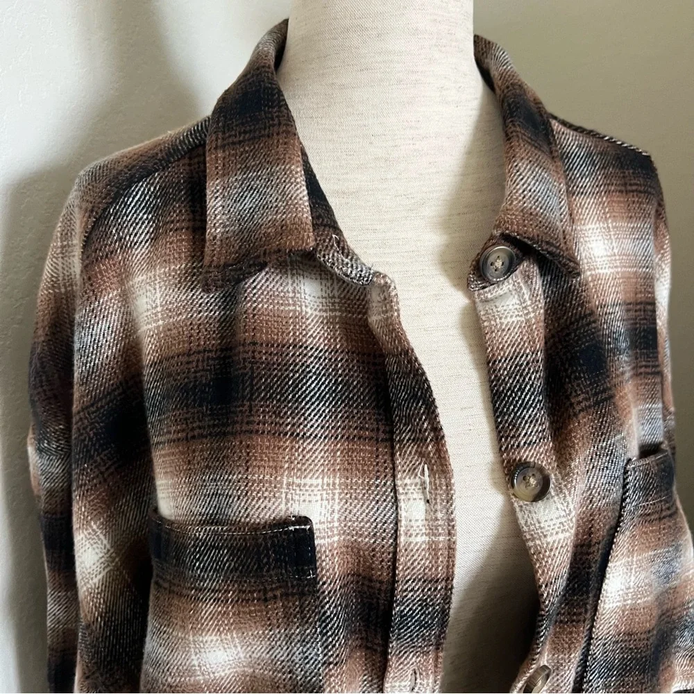 NWT Hollister Plaid Shacket - Picture 2 of 8